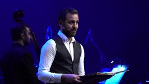 Erkan Kolçak Köstendil Askerin Öyküsü ile sahnede